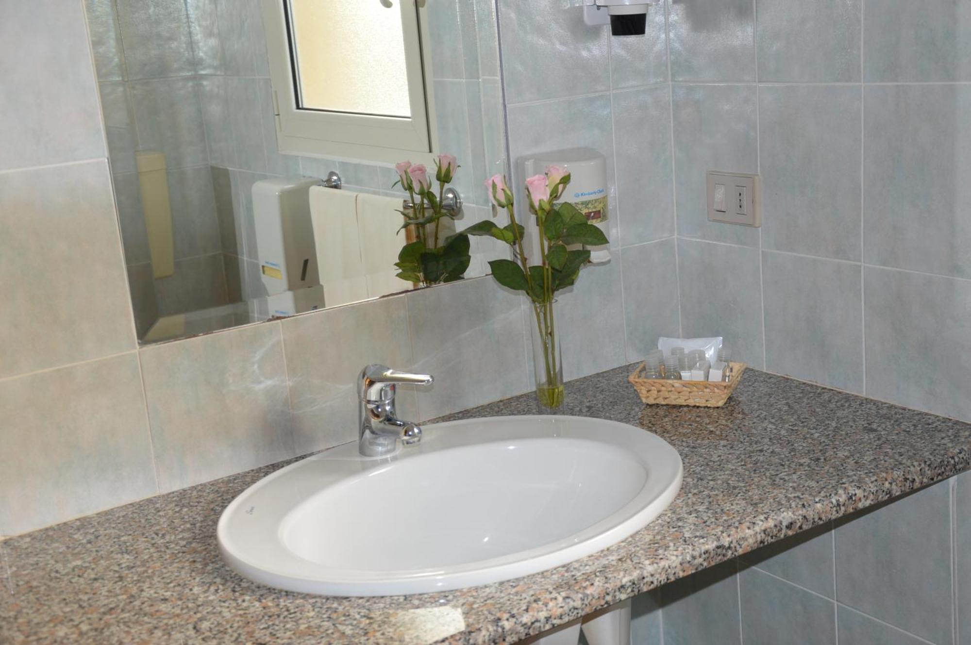 Hotel La Palma San Teodoro  Kamer foto