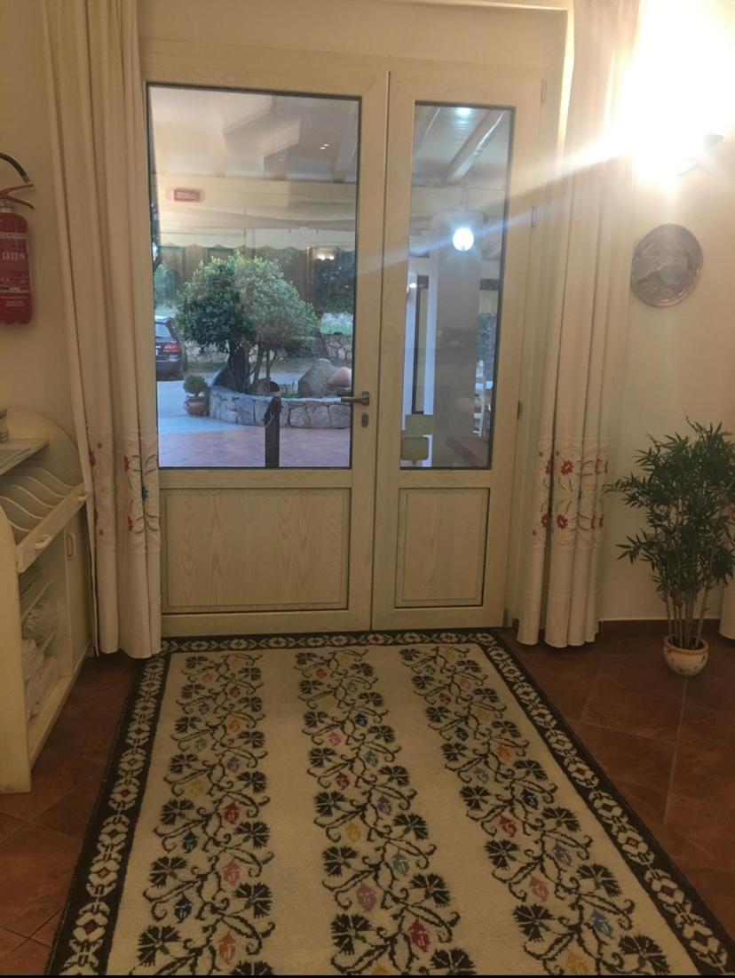 Hotel La Palma San Teodoro  Buitenkant foto
